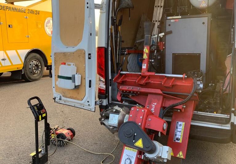 Fourgon atelier pneumatique Iveco Daily 170V16 2019 – VENDU