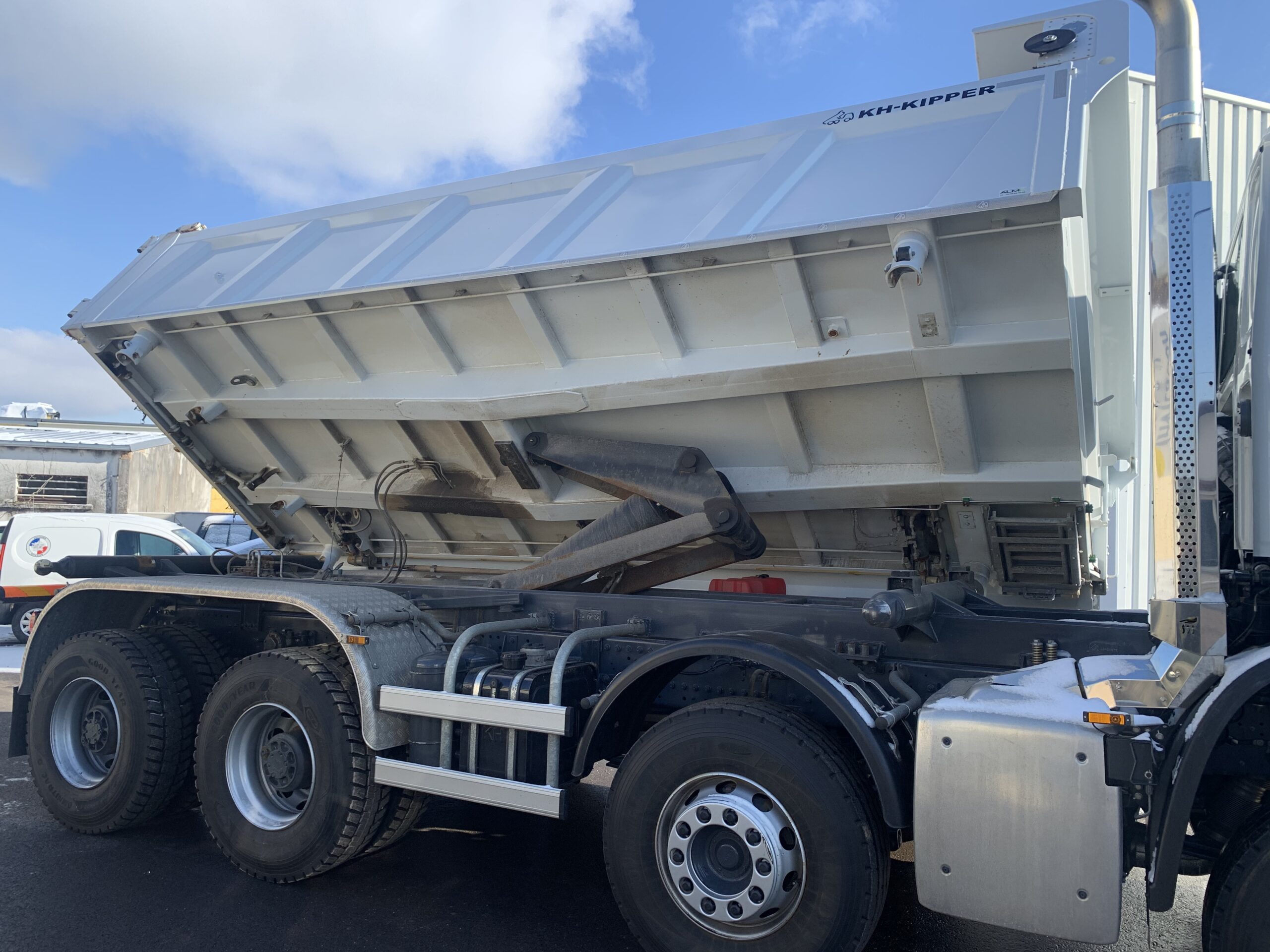 Camion bi-benne Daf CF 480 8X4 2020 – VENDU