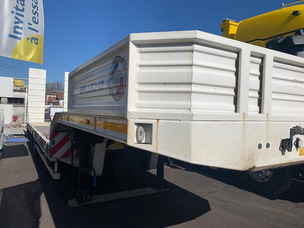Semi-remorque porte-engin Galucho 2019 – VENDU