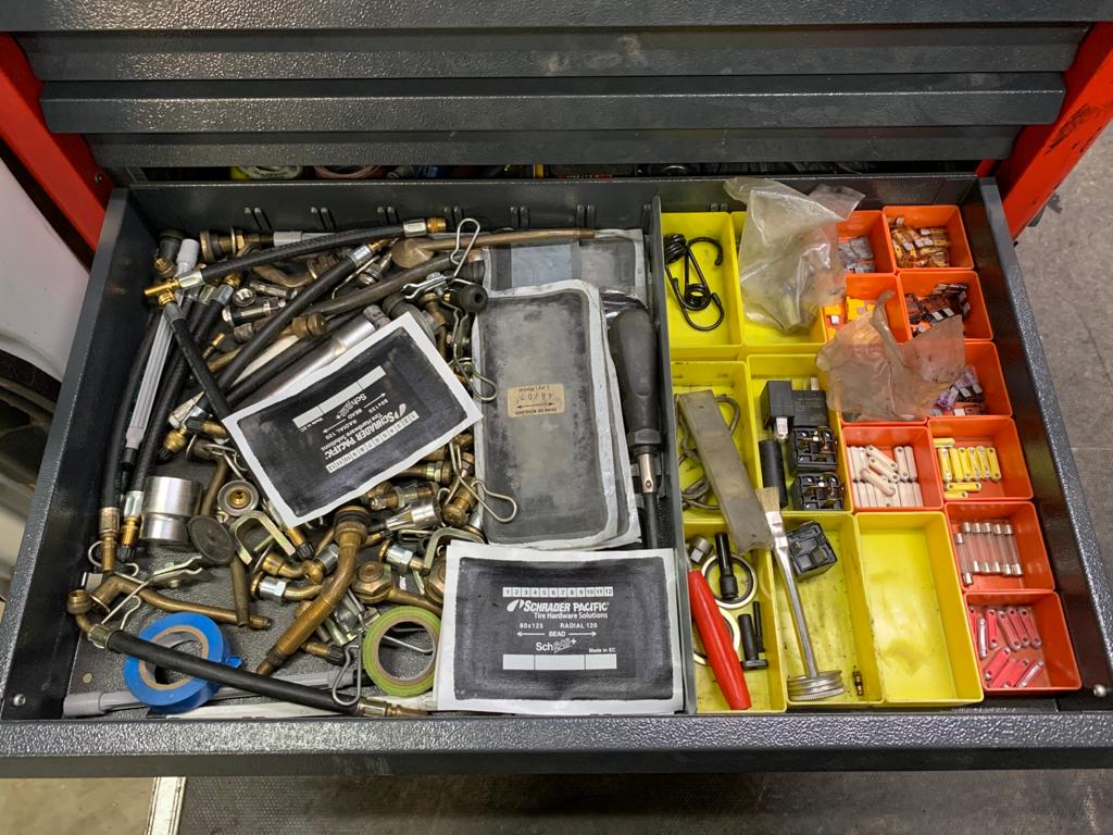 Fourgon atelier pneumatique Iveco Daily 35S16V16 16m3 L4H2 2019 – VENDU