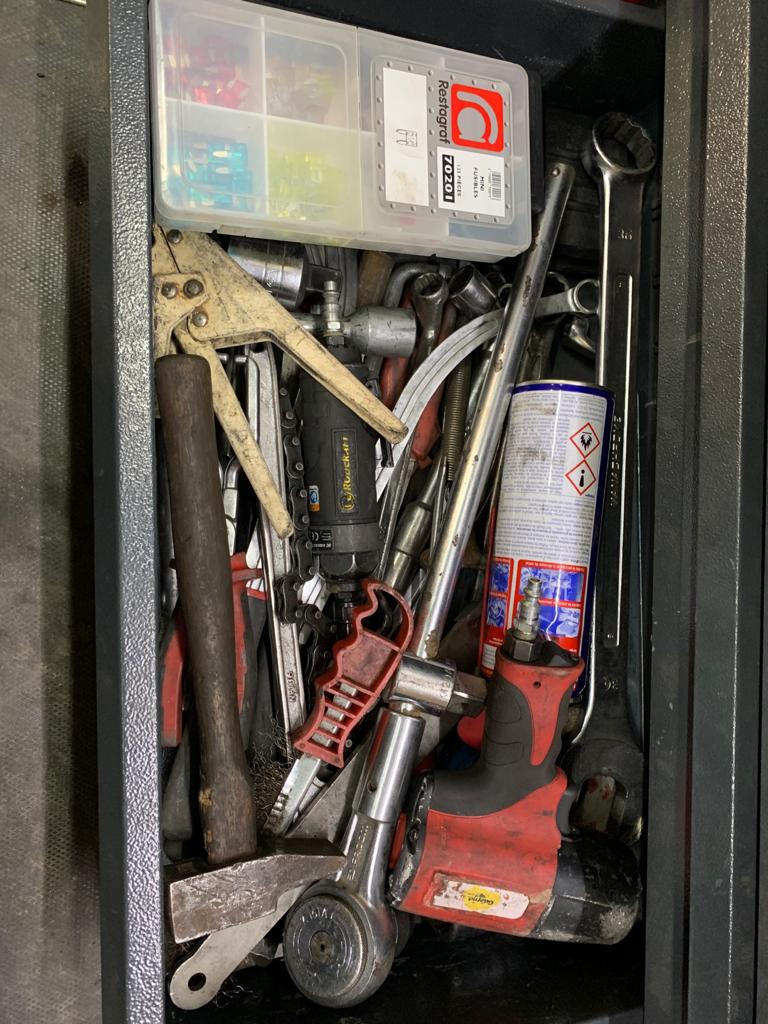 Fourgon atelier pneumatique Iveco Daily 35S16V16 16m3 L4H2 2019 – VENDU