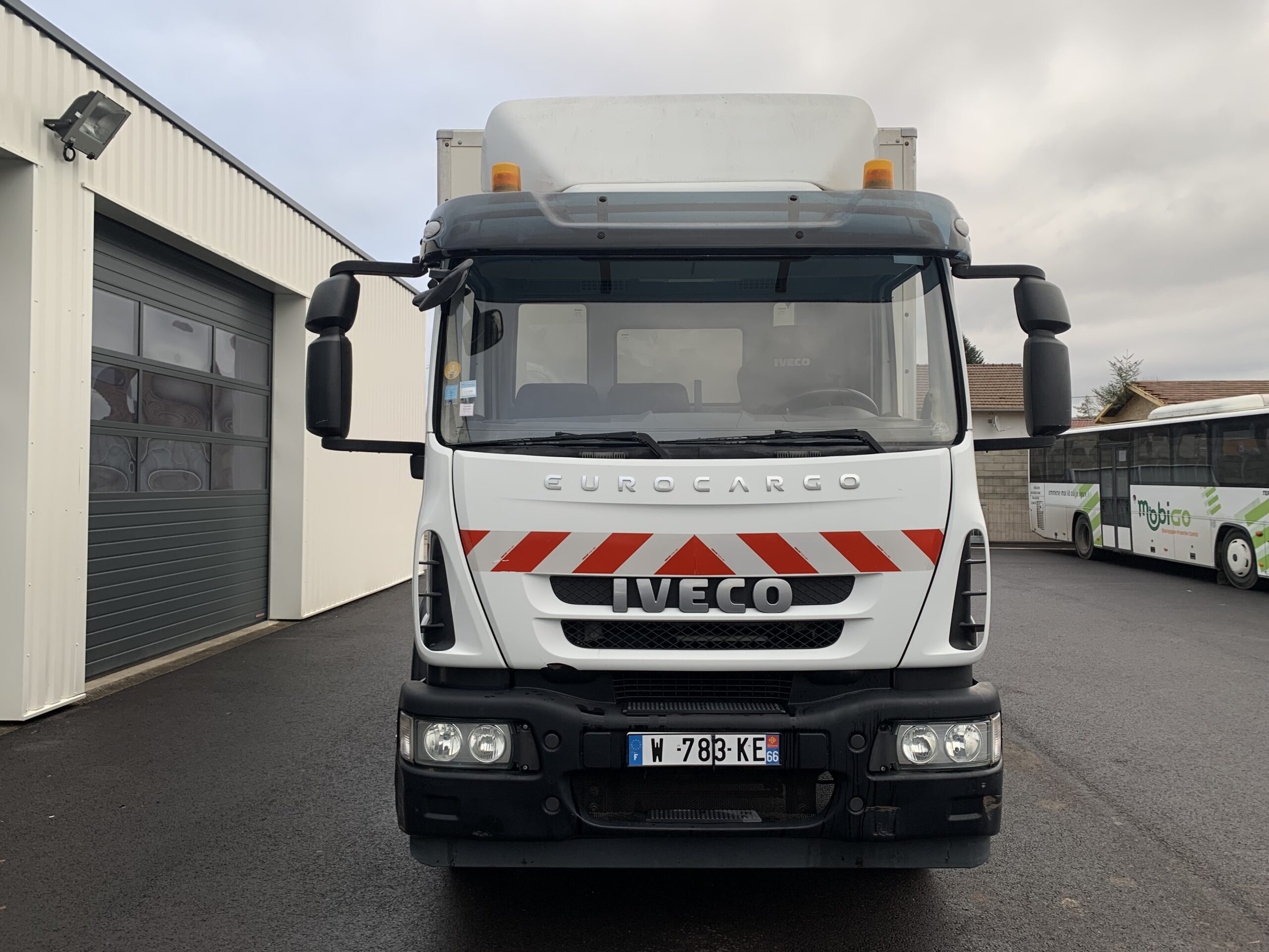 Iveco Eurocargo 150E18 EEV 15T fourgon/hayon PALFINGER – VENDU
