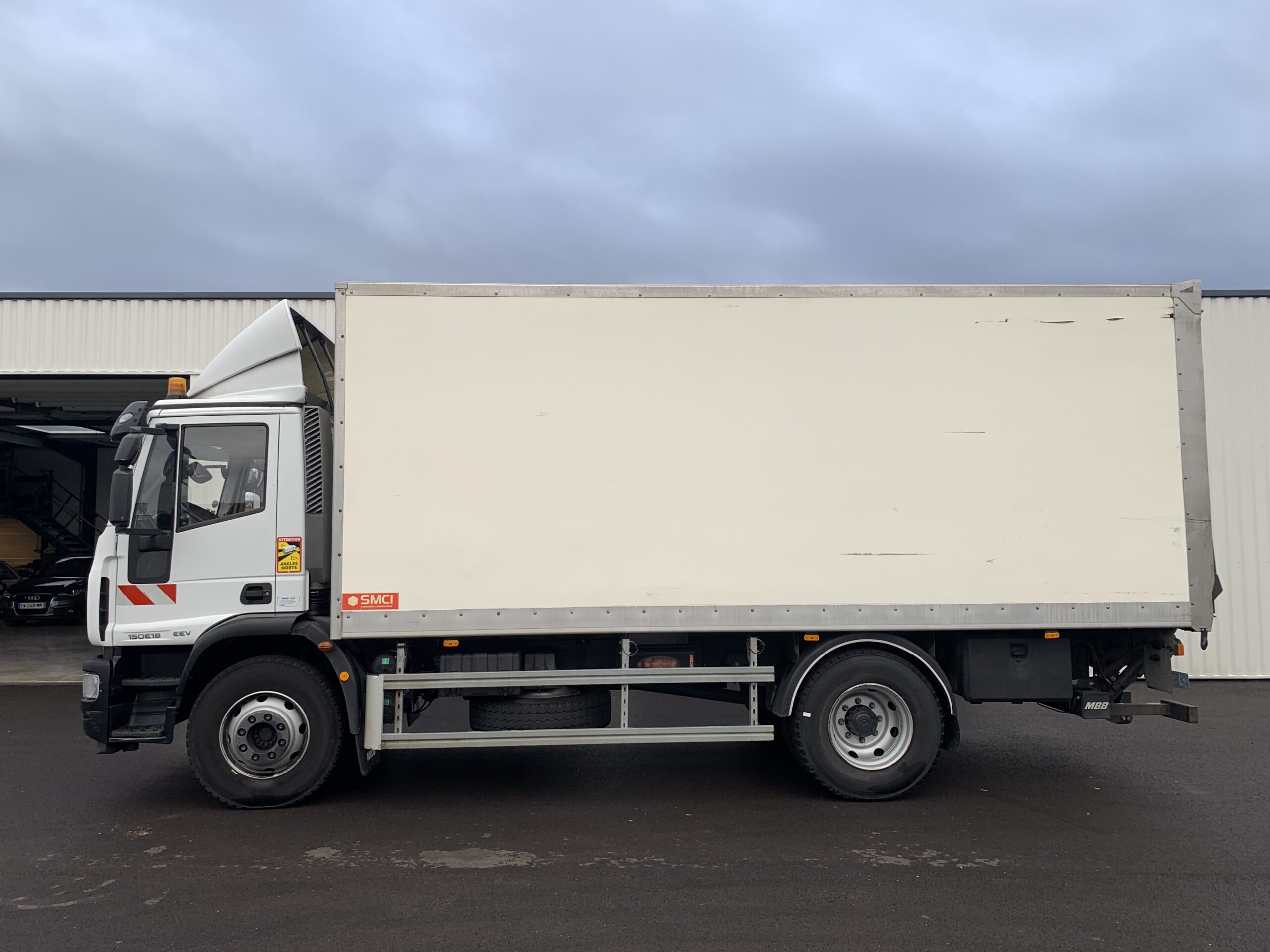 Iveco Eurocargo 150E18 EEV 15T fourgon/hayon PALFINGER – VENDU