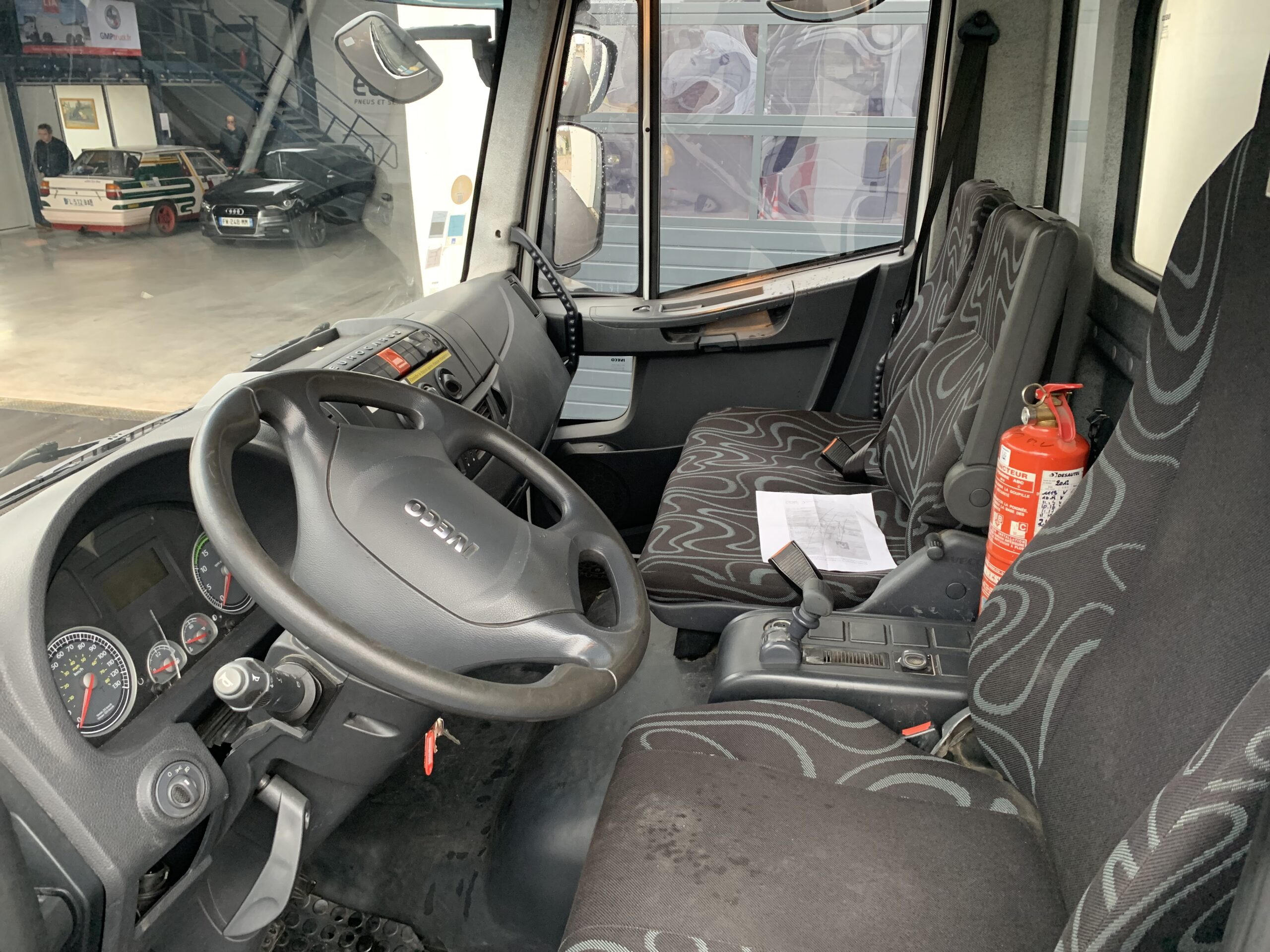 Iveco Eurocargo 150E18 EEV 15T fourgon/hayon PALFINGER – VENDU