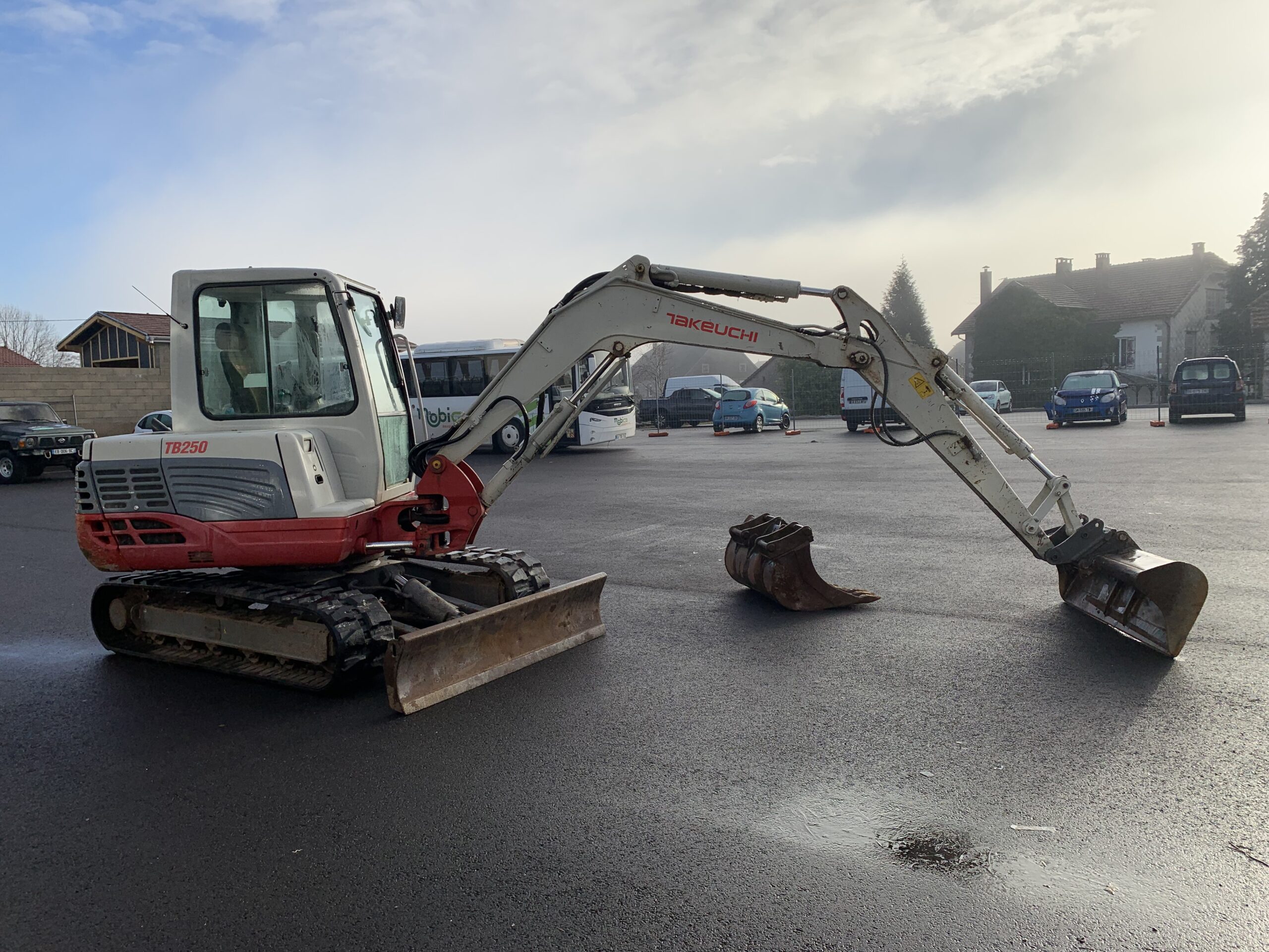 Mini-pelle 5T Takeuchi TB 250 2013