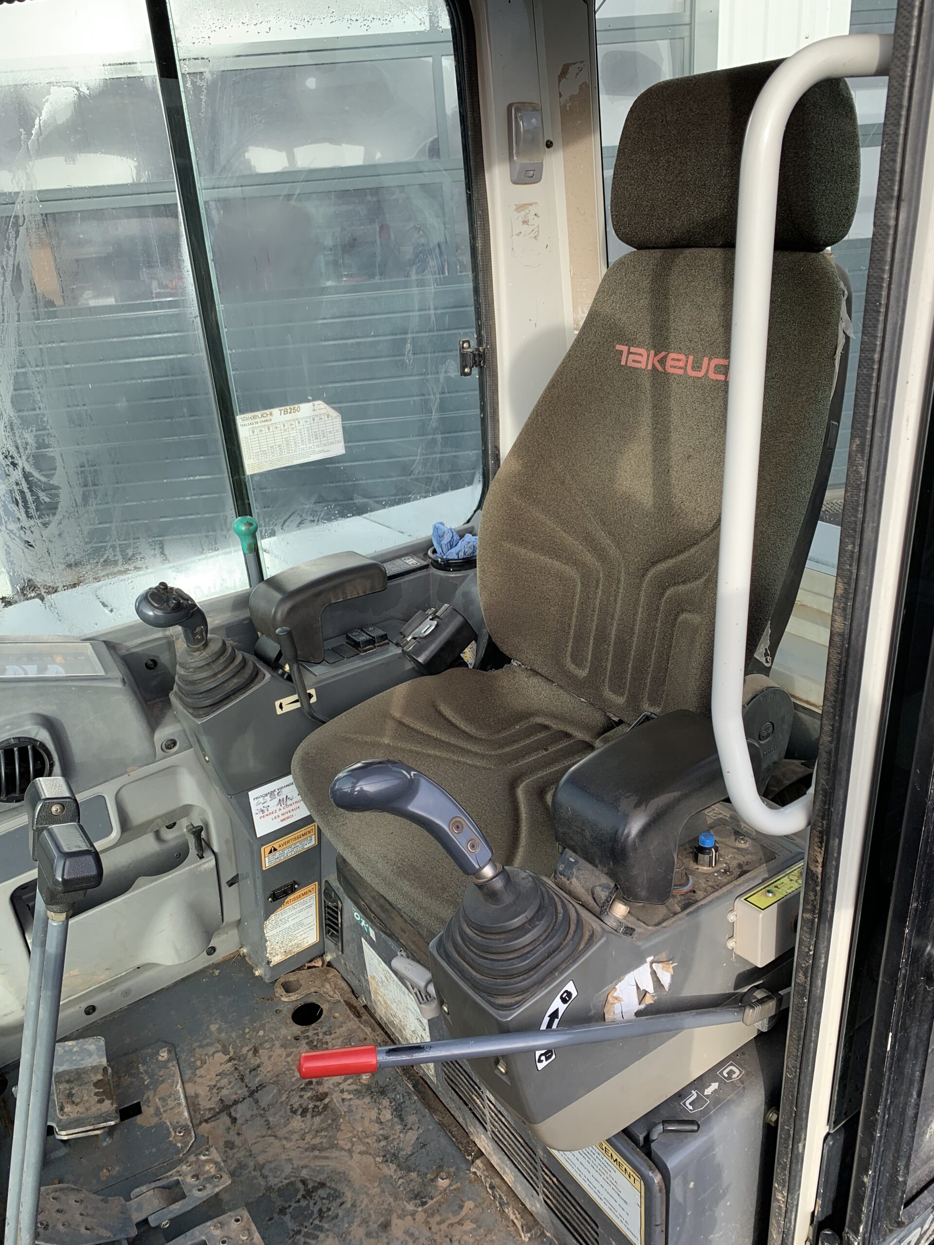 Mini-pelle 5T Takeuchi TB 250 2013